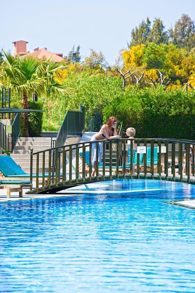 Garden Hotel Side