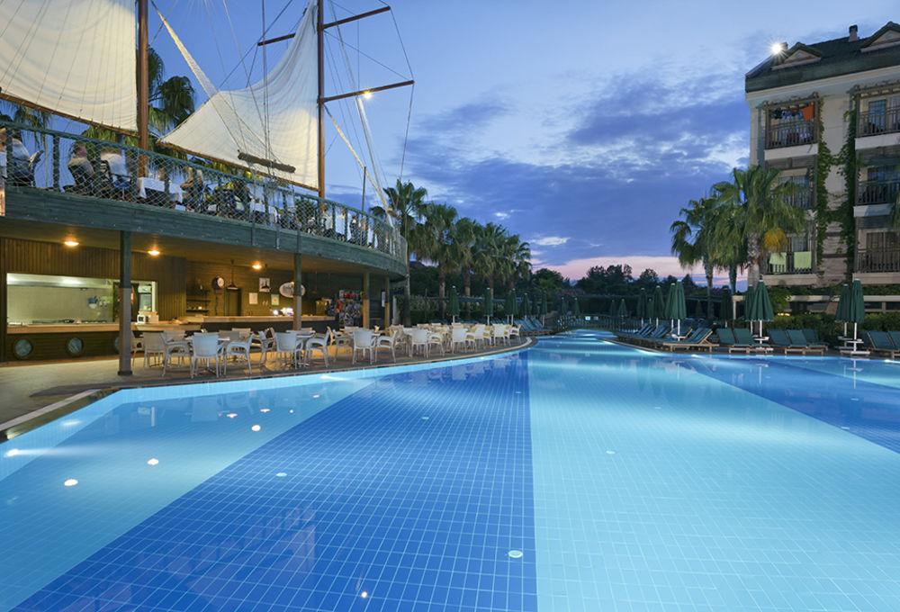 Garden Hotel Side
